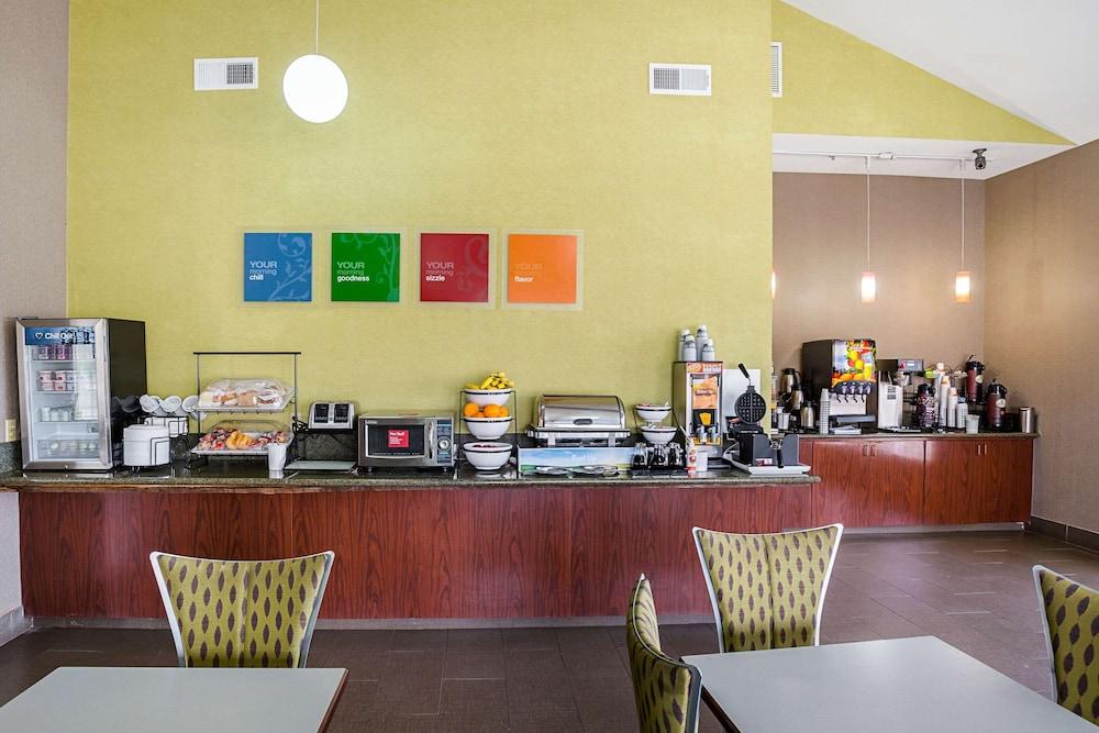Super 8 By Wyndham Alexandria La Hotel Luaran gambar