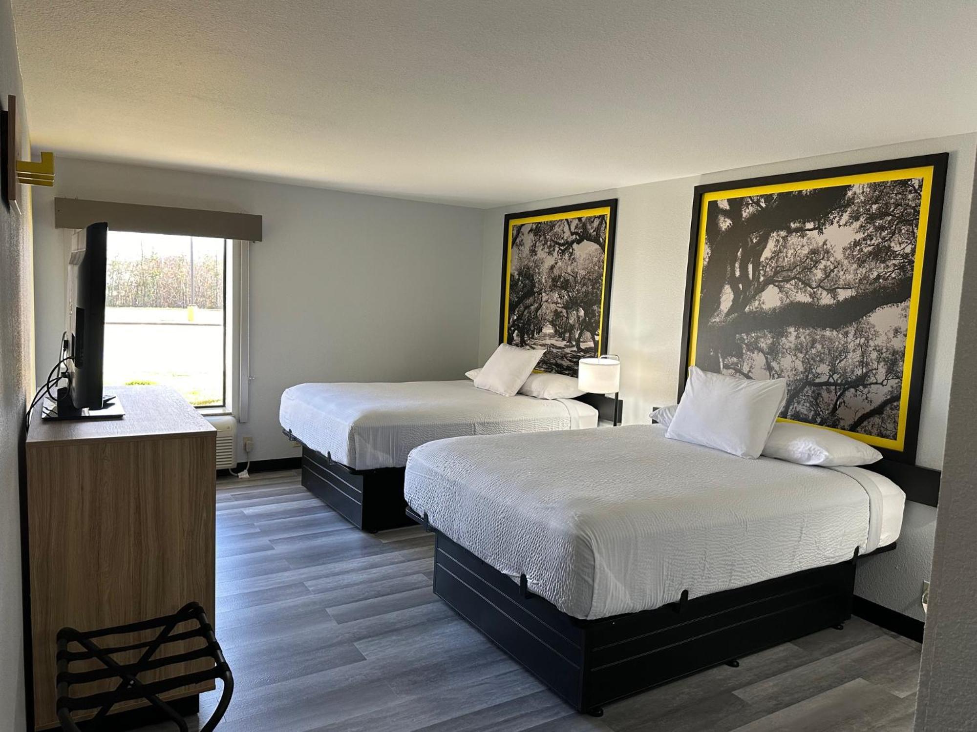 Super 8 By Wyndham Alexandria La Hotel Luaran gambar