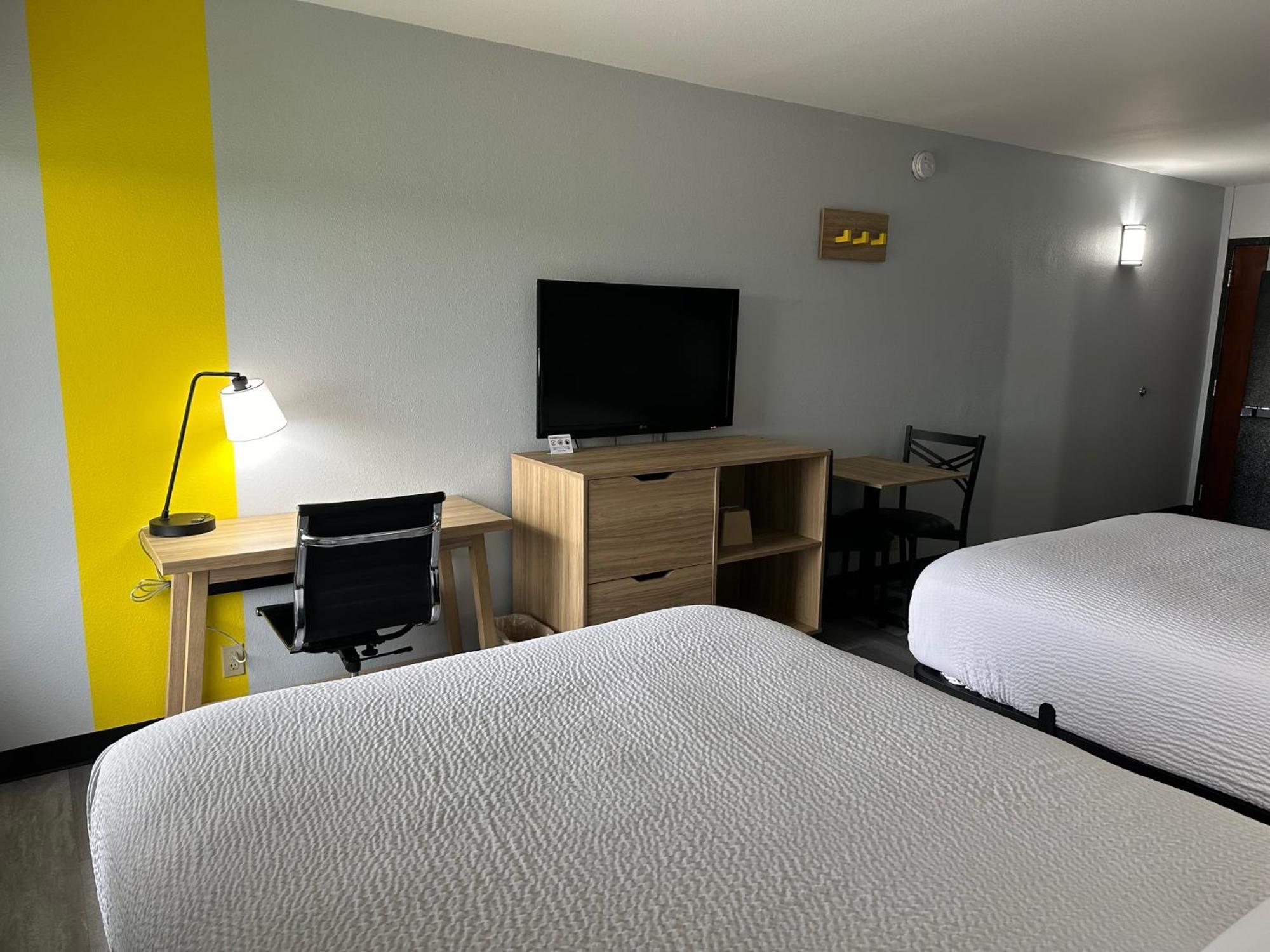 Super 8 By Wyndham Alexandria La Hotel Luaran gambar