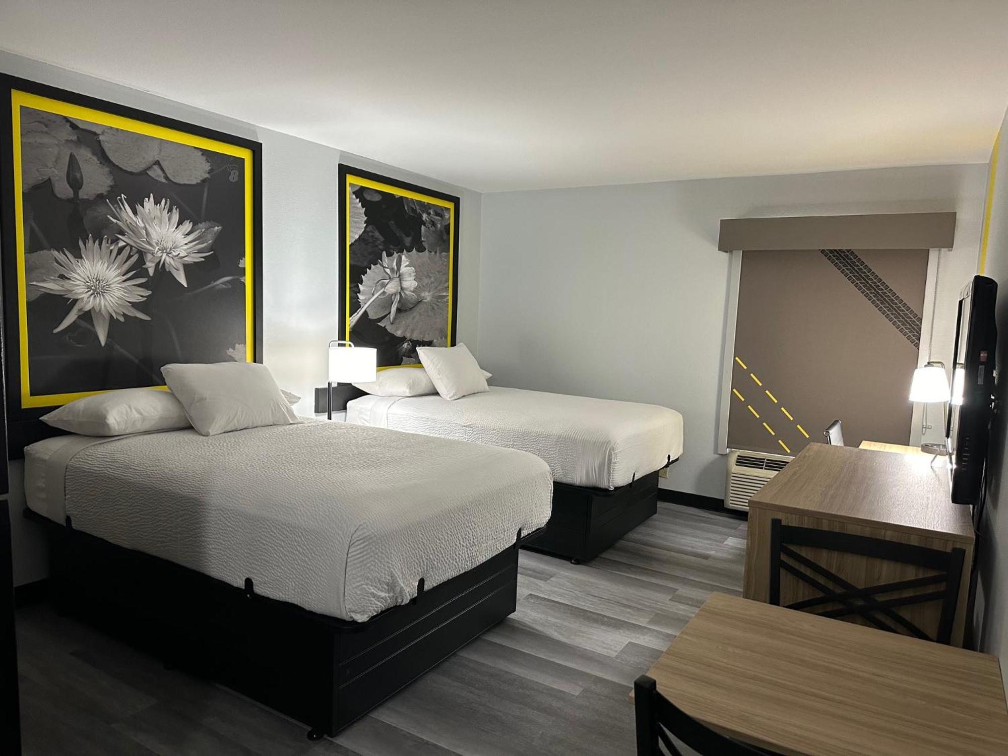 Super 8 By Wyndham Alexandria La Hotel Luaran gambar